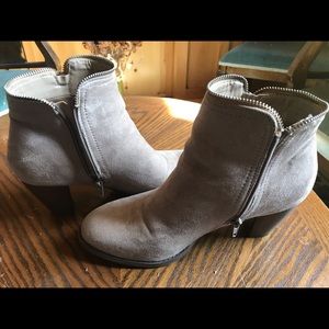 ShoeDazzle Bobbie Boots